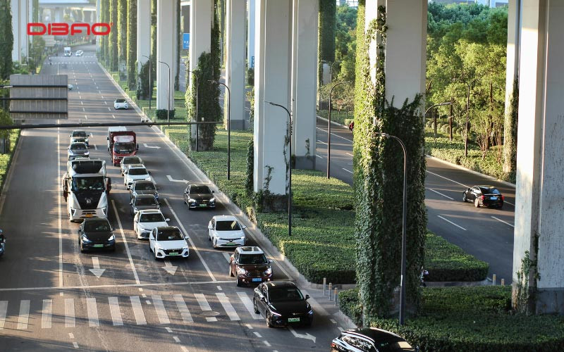 Lấn làn phạt bao nhiêu? Cập nhật ngay kẻo dính phạt nặng
